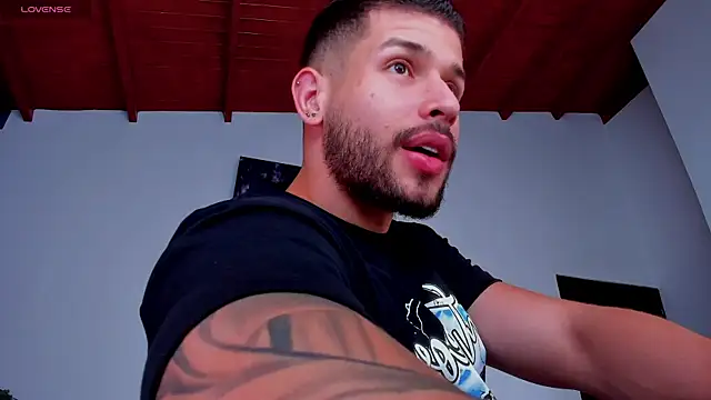 Snapshot of Santos_ramirez1 chatting on March 30, 2026, 1:45 pm Santos ramirez1 online show from March 30, 2026, 1:45 pm