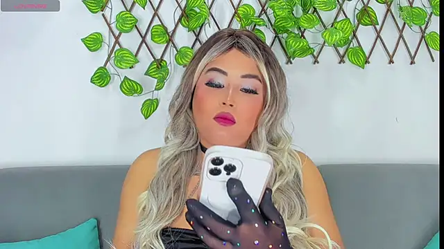 Arialane  online show from April 8, 2026, 4:36 am