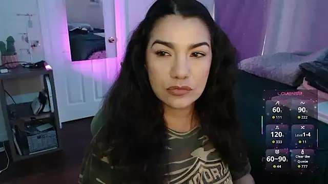 sweetRoxie online show from April 3, 2026, 9:10 pm