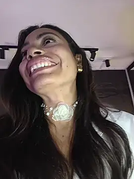 ElenaJamess online show from May 27, 2026, 6:48 pm