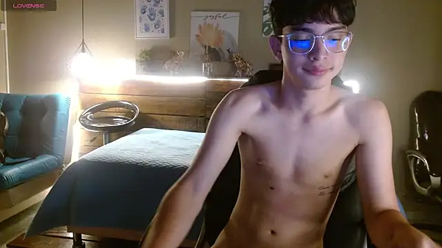 SantiTwinkyy online show from April 4, 2026, 12:23 pm