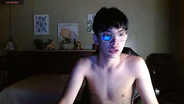 SantiTwinkyy online show from April 6, 2026, 12:06 pm