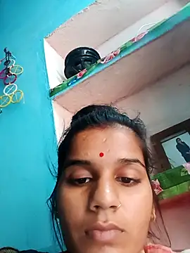 Snapshot of Raveena0990 chatting on May 29, 2026, 4:29 am Raveena0990 online show from May 29, 2026, 4:29 am