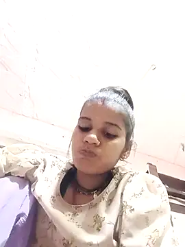 Snapshot of Raveena0990 chatting on May 27, 2026, 3:19 pm Raveena0990 online show from May 27, 2026, 3:19 pm