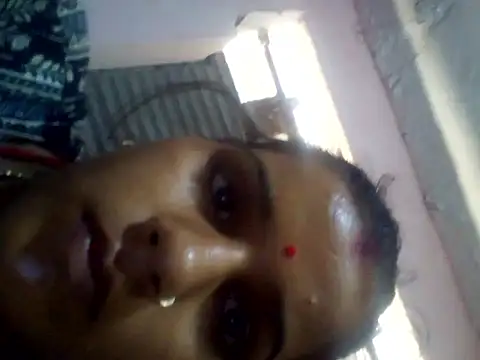 Snapshot of Raveena0990 chatting on May 16, 2026, 3:27 am Raveena0990 online show from May 16, 2026, 3:27 am
