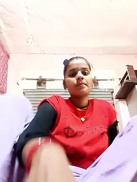 Snapshot of Raveena0990 chatting on May 23, 2026, 8:35 am Raveena0990 online show from May 23, 2026, 8:35 am