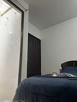 Amelie-RedHoney online show from April 1, 2026, 7:22 pm