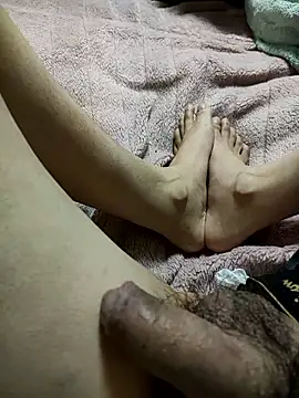 momon3333 online show from April 25, 2026, 1:41 pm