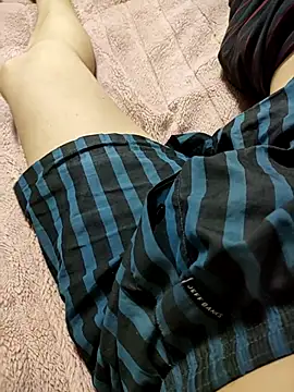 momon3333 online show from April 25, 2026, 8:06 am