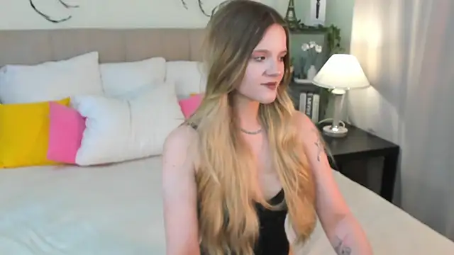 Snapshot of Emma_peach chatting on April 25, 2026, 9:12 am Emma peach online show from April 25, 2026, 9:12 am