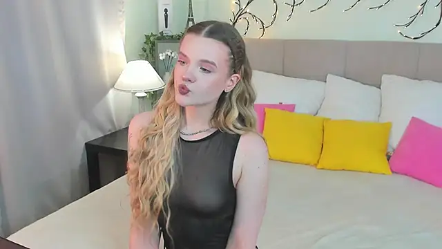 Snapshot of Emma_peach chatting on May 14, 2026, 9:06 am Emma peach online show from May 14, 2026, 9:06 am