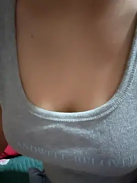 Baby-sweet online show from April 16, 2026, 3:29 am