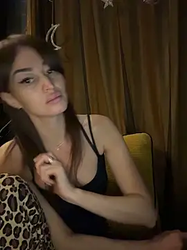 Sindy Mindy  online show from April 6, 2026, 11:28 pm