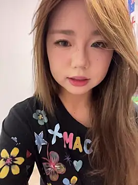 Snapshot of DAHLiA95 chatting on May 31, 2026, 11:49 am DAHLiA95 online show from May 31, 2026, 11:49 am
