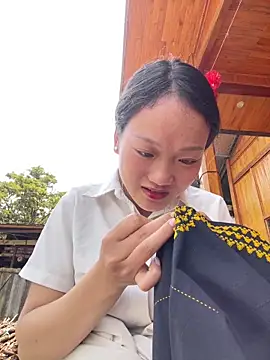 Jolinie online show from April 5, 2026, 6:09 am