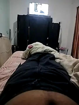 Pretinho-01 online show from April 9, 2026, 11:00 pm