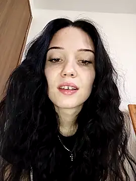 icedrosemarye online show from April 15, 2026, 10:10 am