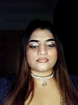 Sanaya Gil online show from April 13, 2026, 5:39 pm