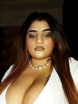 Sanaya Gil online show from April 4, 2026, 6:03 pm