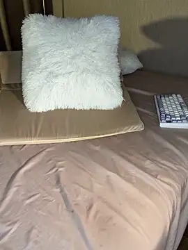 cyberleah online show from April 10, 2026, 4:47 pm