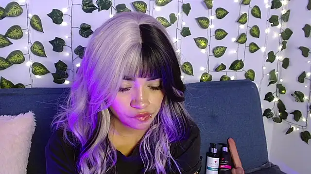 angie boo1 online show from March 27, 2026, 10:11 pm