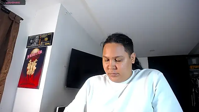 Junaiker roa1 online show from April 15, 2026, 3:01 am