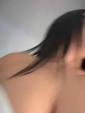 kloe sexxys online show from April 13, 2026, 5:06 pm