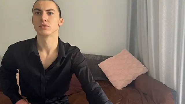 eva si online show from May 6, 2026, 4:27 am