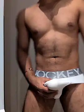 handsome-hunky online show from May 7, 2026, 2:09 pm