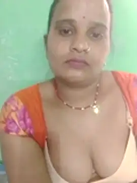 Snapshot of Shivani09900 chatting on May 25, 2026, 3:17 am Shivani09900 online show from May 25, 2026, 3:17 am