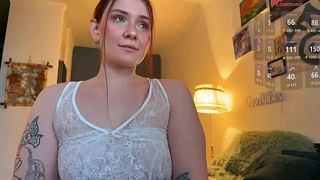 AurikTrix online show from April 15, 2026, 1:37 pm