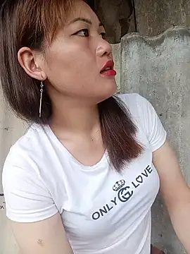 meg 06 online show from May 19, 2026, 3:57 am