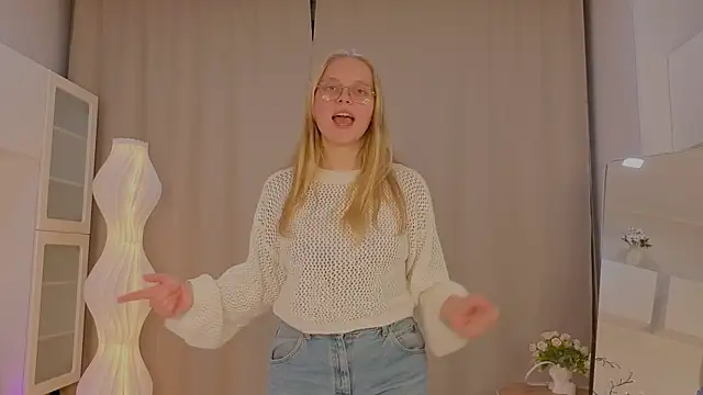 AlicaCohill online show from April 6, 2026, 7:15 pm