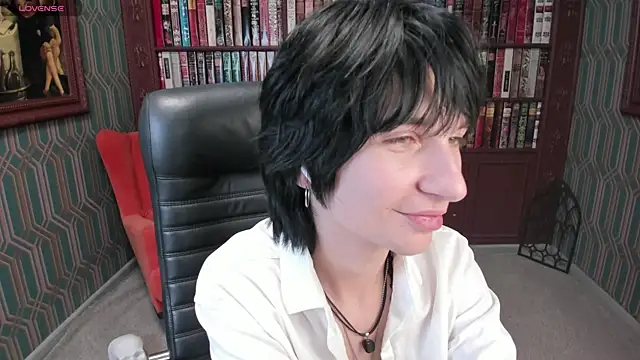 Snapshot of AdonBev chatting on July 2, 2026, 3:23 am AdonBev online show from July 2, 2026, 3:23 am