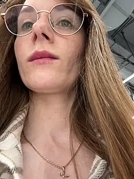 FReyja 44 online show from May 28, 2026, 10:11 am