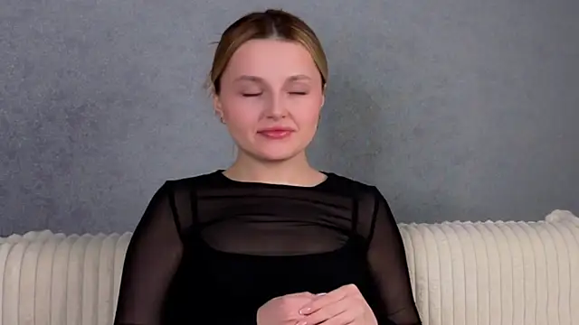 LorriMonz online show from March 29, 2026, 3:30 am