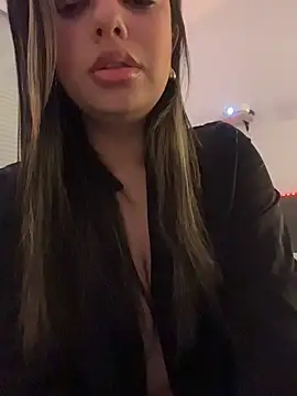 Lusty Lunaa online show from April 6, 2026, 7:42 am