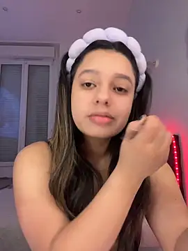 Lusty Lunaa online show from April 10, 2026, 7:15 am