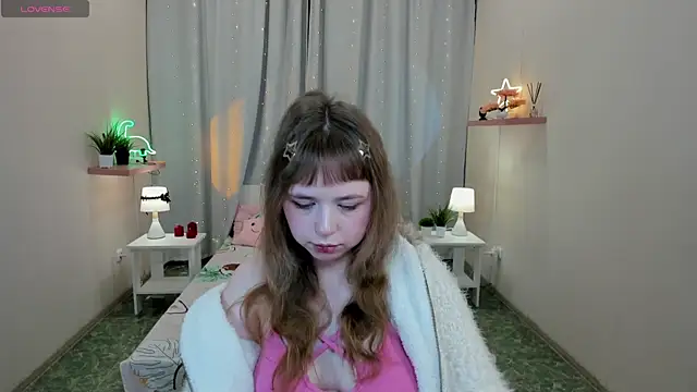 LeonaHicks online show from March 26, 2026, 6:11 am