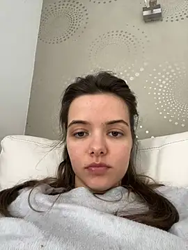 AForbiddenFlower online show from April 15, 2026, 6:19 am