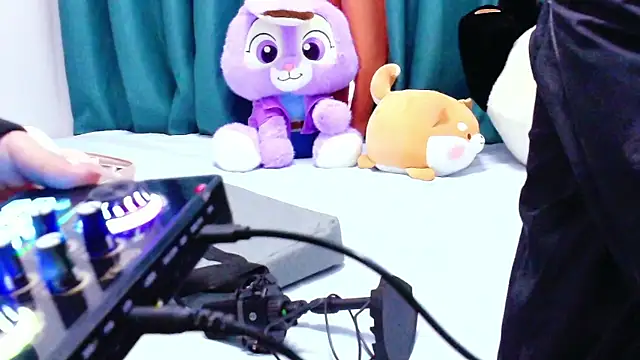 girllong520 online show from April 1, 2026, 8:04 am