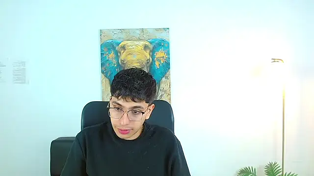 maax 18 online show from March 25, 2026, 1:32 pm