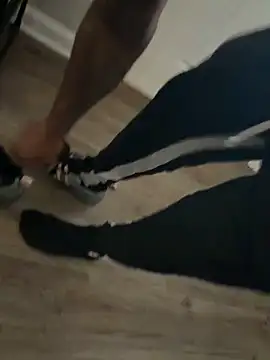 Snapshot of Thirdlegsuave chatting on March 23, 2026, 10:09 pm Thirdlegsuave online show from March 23, 2026, 10:09 pm