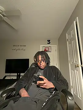 Snapshot of Thirdlegsuave chatting on April 16, 2026, 12:33 am Thirdlegsuave online show from April 16, 2026, 12:33 am