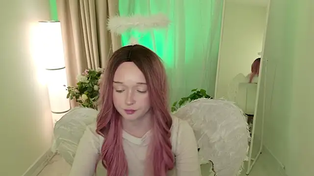 Flora Ray online show from April 3, 2026, 1:28 pm