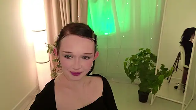 Flora Ray online show from April 1, 2026, 1:41 pm