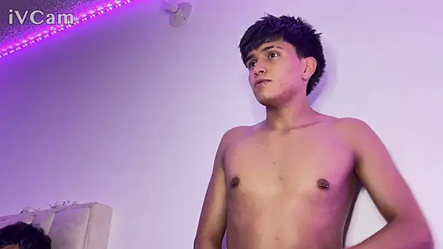 LYAN DYLAN online show from April 14, 2026, 10:59 pm