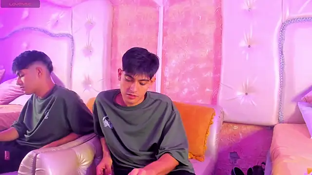 TylerCruz   online show from March 30, 2026, 1:56 pm