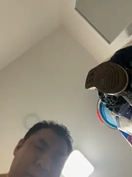 Crossroads5214 online show from April 14, 2026, 2:27 am