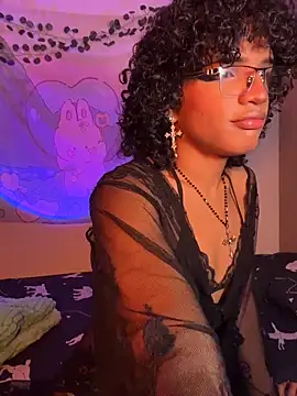 LunuxSiren online show from May 16, 2026, 12:42 am